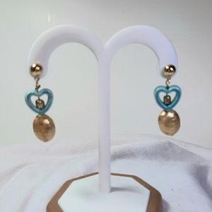 NWT TURQOISE HEART W/BRUSHED GOLD PUFF BD EARRINGS